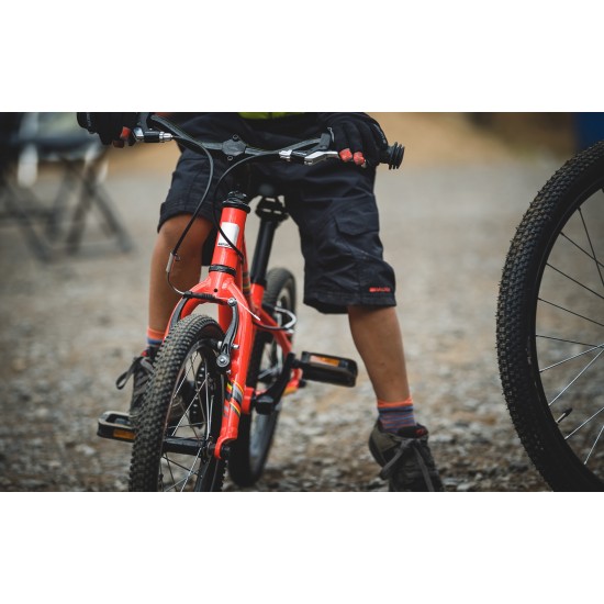 saracen mantra 1.6 kids bike 16